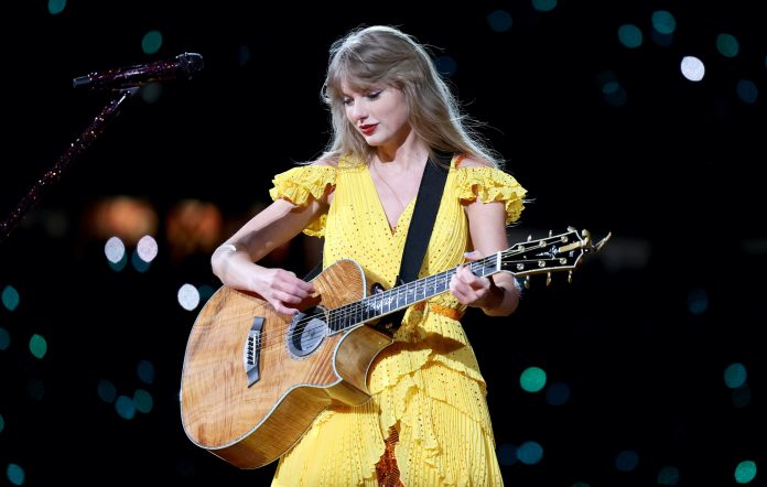 Watch Taylor Swift give 'I Think He Knows' its live debut